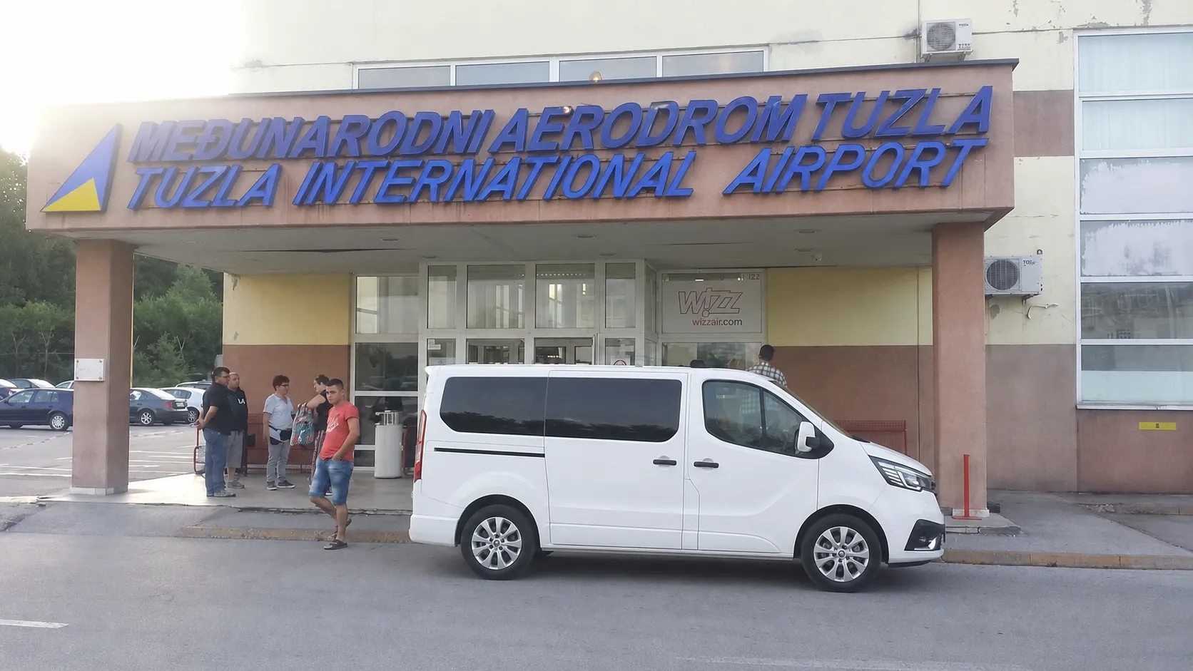 Auto sa prtljagom za porodice iz dijaspore