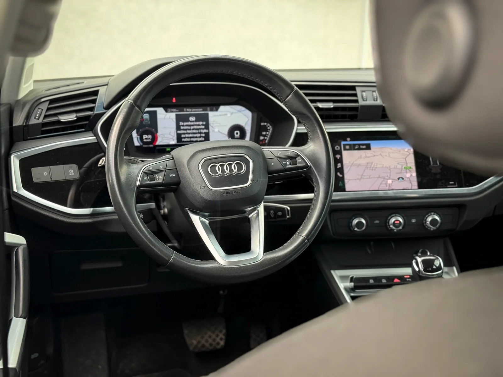 Audi Q3 6