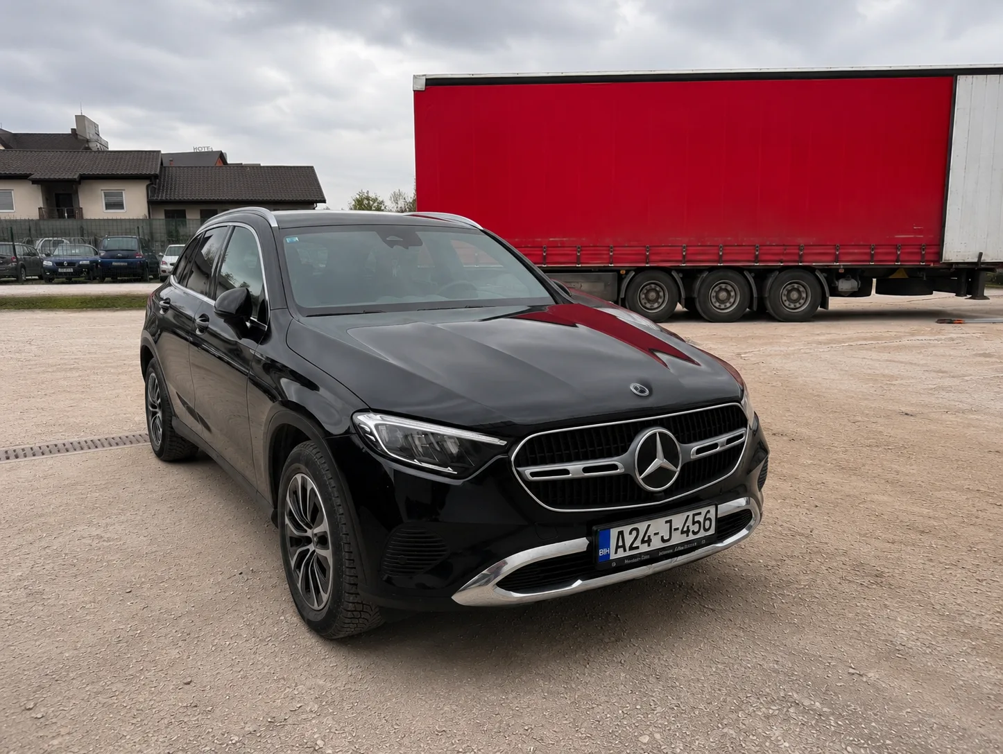 Mercedes GLC 4Matic 2
