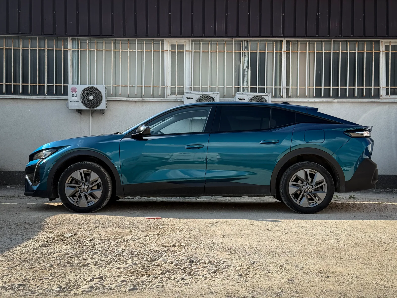 Peugeot 408 5