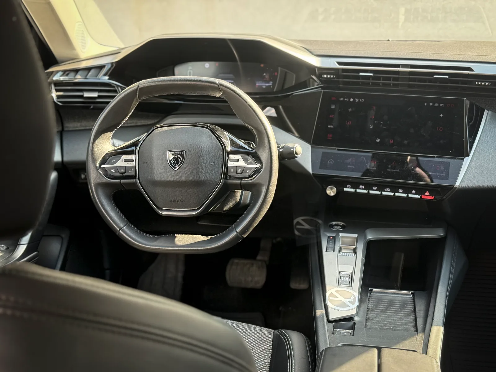 Peugeot 408 8