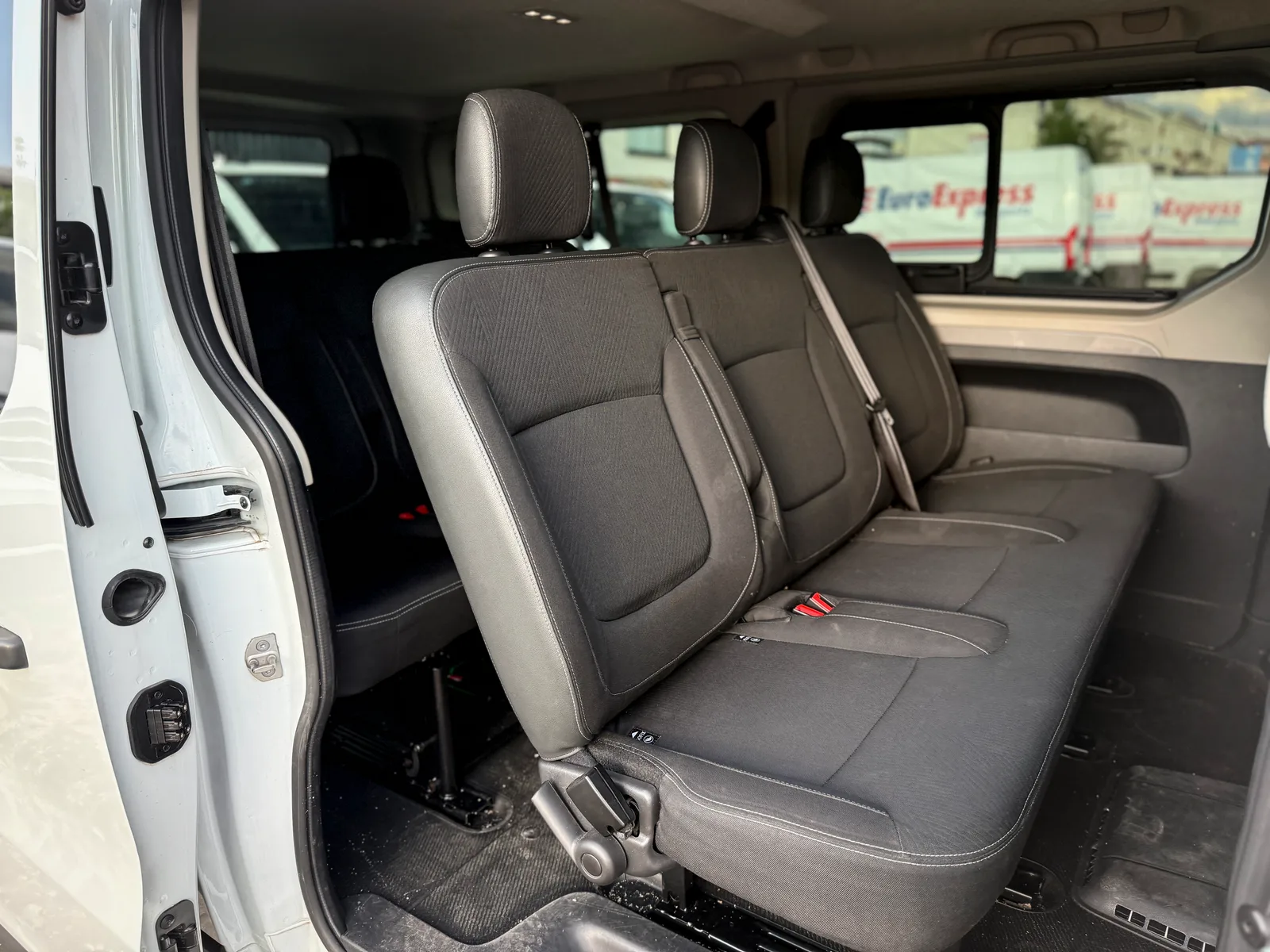 Renault Trafic Passenger 3