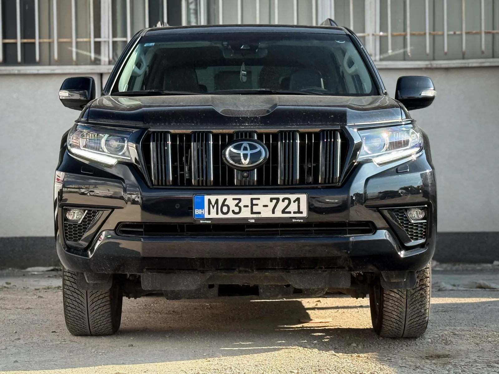 Toyota Land Cruiser 2